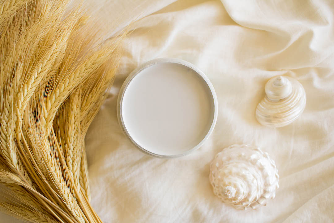 Dixie Belle “Oyster” Silk Paint