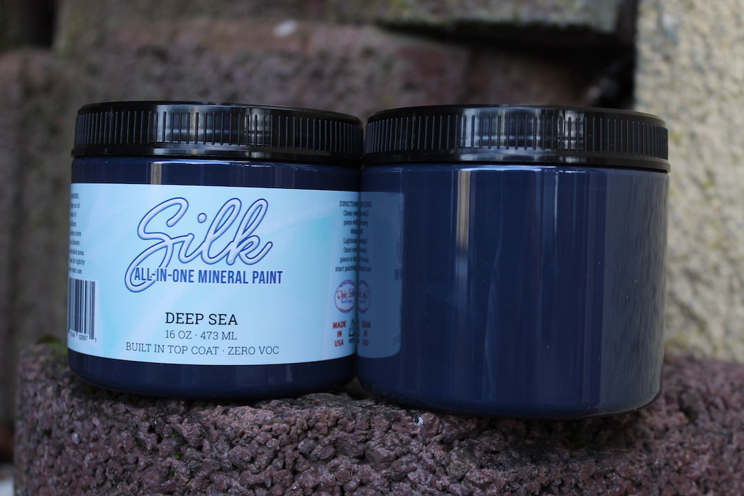 Dixie Belle “Deep Sea” Silk Paint
